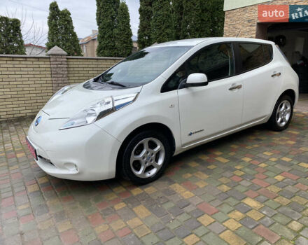 Белый Ниссан Лиф, объемом двигателя 0 л и пробегом 148 тыс. км за 5999 $, фото 4 на Automoto.ua