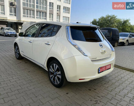 Белый Ниссан Лиф, объемом двигателя 0 л и пробегом 112 тыс. км за 7599 $, фото 10 на Automoto.ua