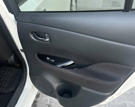 Білий Ніссан Ліф, об'ємом двигуна 0 л та пробігом 127 тис. км за 6450 $, фото 25 на Automoto.ua