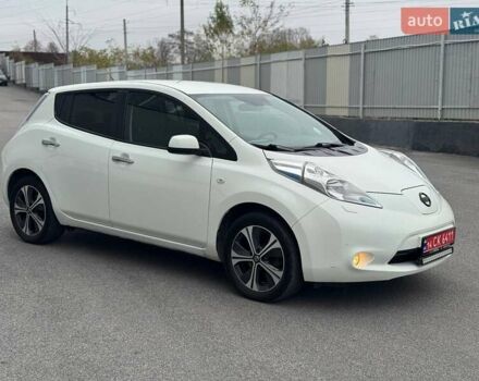 Белый Ниссан Лиф, объемом двигателя 0 л и пробегом 80 тыс. км за 6800 $, фото 6 на Automoto.ua