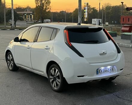 Белый Ниссан Лиф, объемом двигателя 0 л и пробегом 170 тыс. км за 4500 $, фото 3 на Automoto.ua