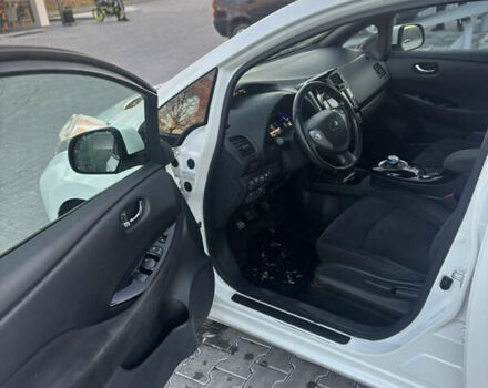 Білий Ніссан Ліф, об'ємом двигуна 0 л та пробігом 127 тис. км за 6450 $, фото 14 на Automoto.ua