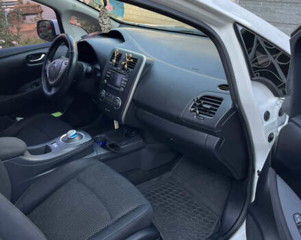 Белый Ниссан Лиф, объемом двигателя 0 л и пробегом 156 тыс. км за 6700 $, фото 9 на Automoto.ua