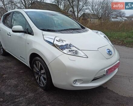 Белый Ниссан Лиф, объемом двигателя 0 л и пробегом 82 тыс. км за 7200 $, фото 8 на Automoto.ua