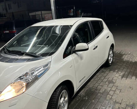 Білий Ніссан Ліф, об'ємом двигуна 0 л та пробігом 170 тис. км за 6600 $, фото 1 на Automoto.ua