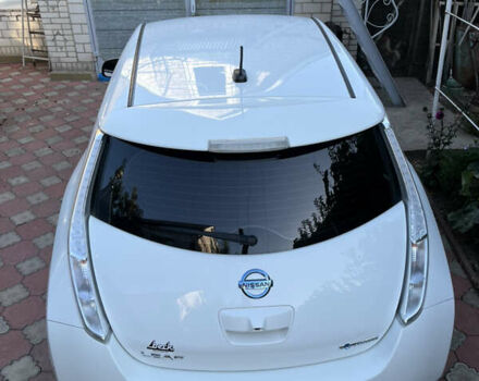 Белый Ниссан Лиф, объемом двигателя 0 л и пробегом 156 тыс. км за 6700 $, фото 5 на Automoto.ua