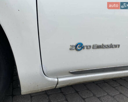 Белый Ниссан Лиф, объемом двигателя 0 л и пробегом 140 тыс. км за 5450 $, фото 34 на Automoto.ua