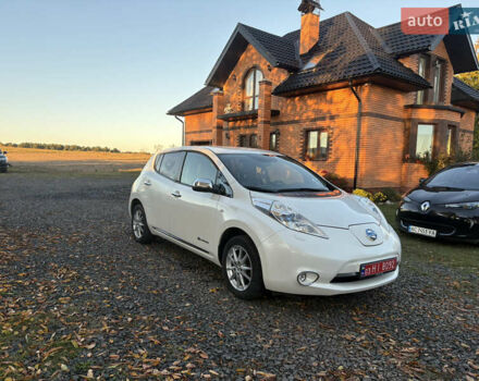 Ниссан Лиф 2014 в Луцке на Automoto.ua Белый Ниссан Лиф, объемом двигателя 0 л и пробегом 117 тыс. км за 6200 $, фото 1 на Automoto.ua