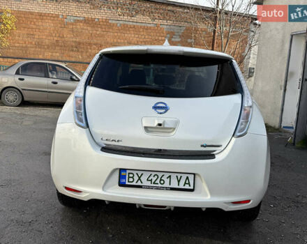 Белый Ниссан Лиф, объемом двигателя 0 л и пробегом 145 тыс. км за 6000 $, фото 9 на Automoto.ua