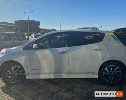 Білий Ніссан Ліф, об'ємом двигуна 24 л та пробігом 122 тис. км за 7700 $, фото 2 на Automoto.ua