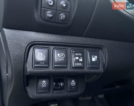 Белый Ниссан Лиф, объемом двигателя 0 л и пробегом 145 тыс. км за 6799 $, фото 21 на Automoto.ua