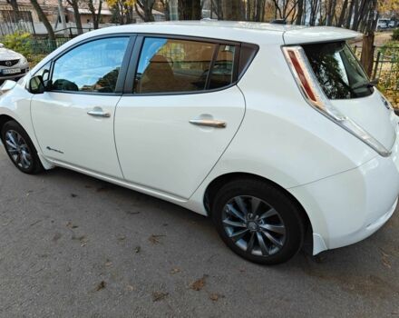 Белый Ниссан Лиф, объемом двигателя 0 л и пробегом 118 тыс. км за 7599 $, фото 4 на Automoto.ua