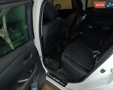 Белый Ниссан Лиф, объемом двигателя 0 л и пробегом 170 тыс. км за 6300 $, фото 4 на Automoto.ua