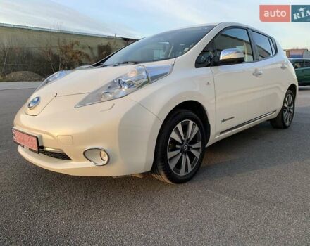 Білий Ніссан Ліф, об'ємом двигуна 0 л та пробігом 145 тис. км за 6950 $, фото 3 на Automoto.ua