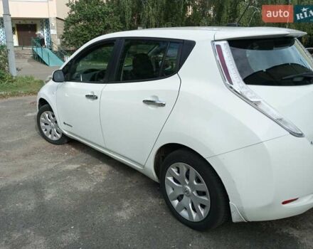 Белый Ниссан Лиф, объемом двигателя 0 л и пробегом 205 тыс. км за 5500 $, фото 5 на Automoto.ua