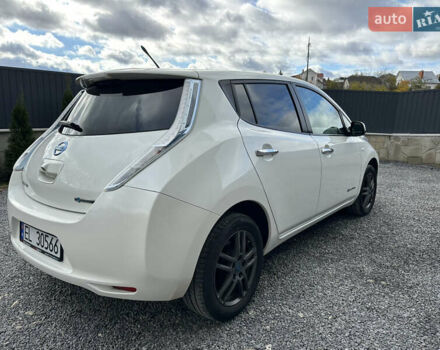 Белый Ниссан Лиф, объемом двигателя 0 л и пробегом 136 тыс. км за 5900 $, фото 2 на Automoto.ua