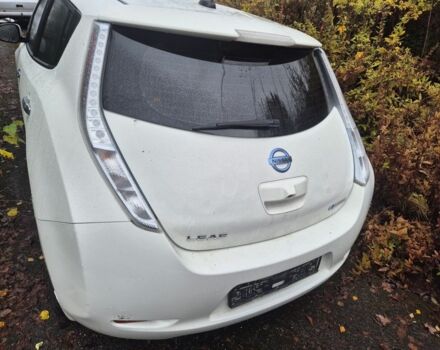 Білий Ніссан Ліф, об'ємом двигуна 0 л та пробігом 121 тис. км за 5950 $, фото 2 на Automoto.ua