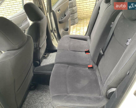 Белый Ниссан Лиф, объемом двигателя 0 л и пробегом 148 тыс. км за 5999 $, фото 17 на Automoto.ua