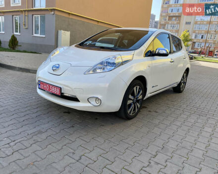 Белый Ниссан Лиф, объемом двигателя 0 л и пробегом 112 тыс. км за 7599 $, фото 2 на Automoto.ua