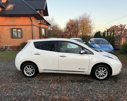 Белый Ниссан Лиф, объемом двигателя 0 л и пробегом 117 тыс. км за 6000 $, фото 4 на Automoto.ua