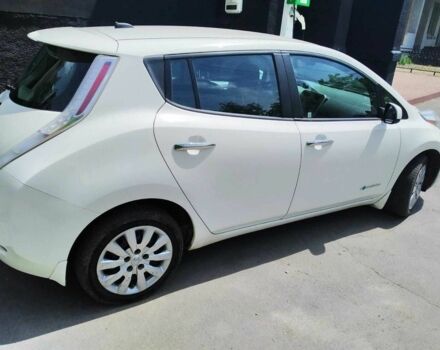 Белый Ниссан Лиф, объемом двигателя 0 л и пробегом 130 тыс. км за 10500 $, фото 3 на Automoto.ua