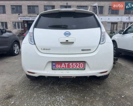 Белый Ниссан Лиф, объемом двигателя 0 л и пробегом 160 тыс. км за 6700 $, фото 4 на Automoto.ua