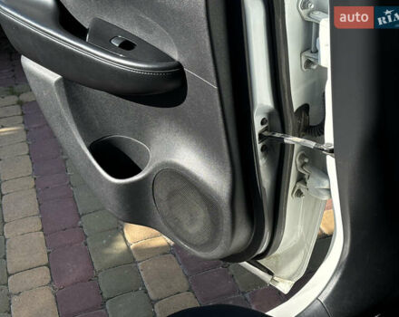 Белый Ниссан Лиф, объемом двигателя 0 л и пробегом 144 тыс. км за 6700 $, фото 20 на Automoto.ua