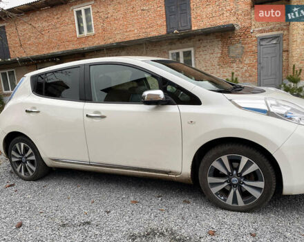 Білий Ніссан Ліф, об'ємом двигуна 0 л та пробігом 179 тис. км за 6800 $, фото 6 на Automoto.ua