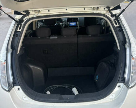 Білий Ніссан Ліф, об'ємом двигуна 0 л та пробігом 127 тис. км за 6450 $, фото 24 на Automoto.ua