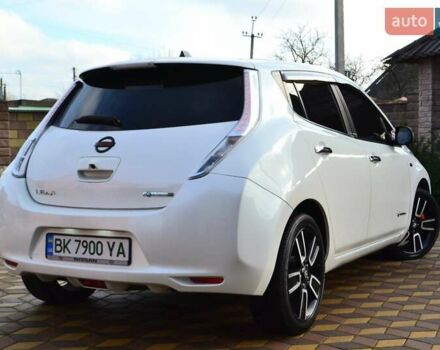 Білий Ніссан Ліф, об'ємом двигуна 0 л та пробігом 96 тис. км за 7950 $, фото 25 на Automoto.ua
