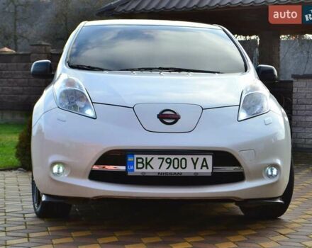 Білий Ніссан Ліф, об'ємом двигуна 0 л та пробігом 96 тис. км за 7950 $, фото 1 на Automoto.ua