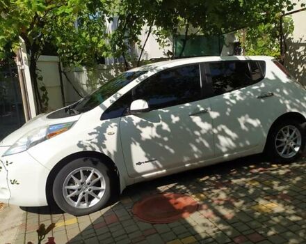 Білий Ніссан Ліф, об'ємом двигуна 0 л та пробігом 191 тис. км за 6700 $, фото 3 на Automoto.ua