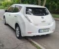 Белый Ниссан Лиф, объемом двигателя 0 л и пробегом 100 тыс. км за 5222 $, фото 2 на Automoto.ua