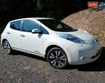 Белый Ниссан Лиф, объемом двигателя 0 л и пробегом 96 тыс. км за 7500 $, фото 8 на Automoto.ua