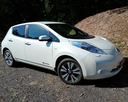 Белый Ниссан Лиф, объемом двигателя 0 л и пробегом 96 тыс. км за 7500 $, фото 4 на Automoto.ua