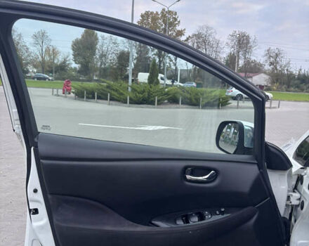 Белый Ниссан Лиф, объемом двигателя 0 л и пробегом 145 тыс. км за 6799 $, фото 14 на Automoto.ua