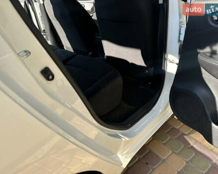 Белый Ниссан Лиф, объемом двигателя 0 л и пробегом 144 тыс. км за 6700 $, фото 18 на Automoto.ua