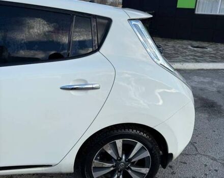 Белый Ниссан Лиф, объемом двигателя 0 л и пробегом 161 тыс. км за 8500 $, фото 30 на Automoto.ua