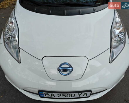 Белый Ниссан Лиф, объемом двигателя 0 л и пробегом 118 тыс. км за 7599 $, фото 20 на Automoto.ua