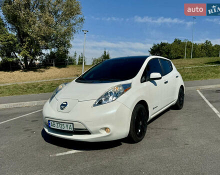 Белый Ниссан Лиф, объемом двигателя 0 л и пробегом 144 тыс. км за 6700 $, фото 3 на Automoto.ua