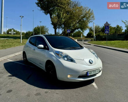 Белый Ниссан Лиф, объемом двигателя 0 л и пробегом 144 тыс. км за 6700 $, фото 1 на Automoto.ua