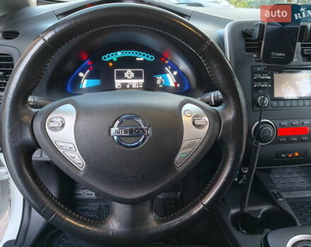 Белый Ниссан Лиф, объемом двигателя 0 л и пробегом 118 тыс. км за 7599 $, фото 27 на Automoto.ua