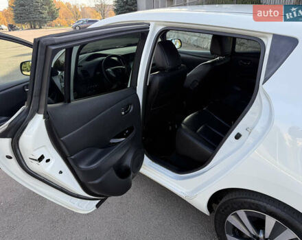 Белый Ниссан Лиф, объемом двигателя 0 л и пробегом 144 тыс. км за 7250 $, фото 16 на Automoto.ua