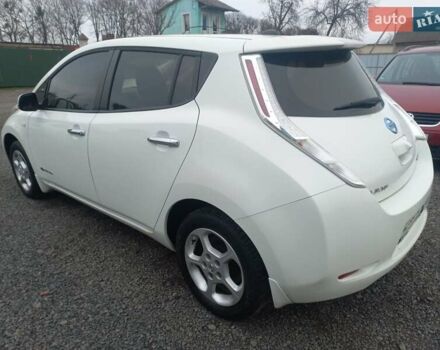 Білий Ніссан Ліф, об'ємом двигуна 0 л та пробігом 130 тис. км за 5500 $, фото 4 на Automoto.ua