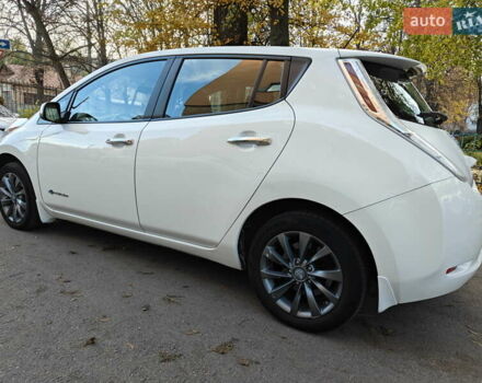 Белый Ниссан Лиф, объемом двигателя 0 л и пробегом 118 тыс. км за 7599 $, фото 10 на Automoto.ua