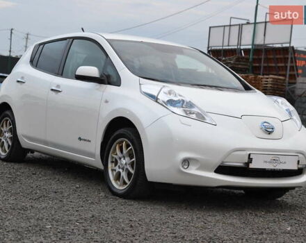 Белый Ниссан Лиф, объемом двигателя 0 л и пробегом 124 тыс. км за 5800 $, фото 4 на Automoto.ua