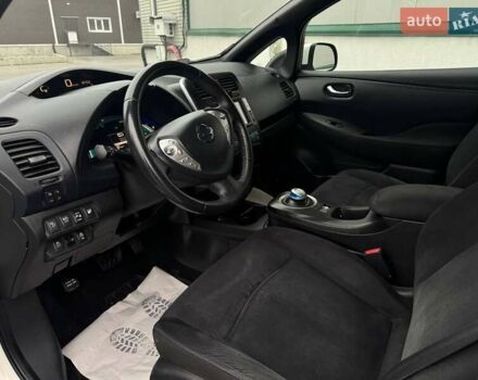 Белый Ниссан Лиф, объемом двигателя 0 л и пробегом 80 тыс. км за 6800 $, фото 9 на Automoto.ua