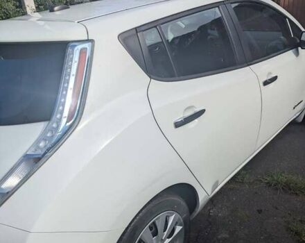 Белый Ниссан Лиф, объемом двигателя 0 л и пробегом 124 тыс. км за 5300 $, фото 13 на Automoto.ua