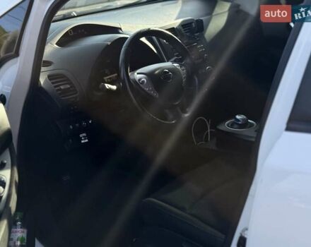 Білий Ніссан Ліф, об'ємом двигуна 0 л та пробігом 60 тис. км за 7500 $, фото 8 на Automoto.ua