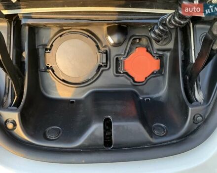 Білий Ніссан Ліф, об'ємом двигуна 0 л та пробігом 145 тис. км за 6950 $, фото 27 на Automoto.ua